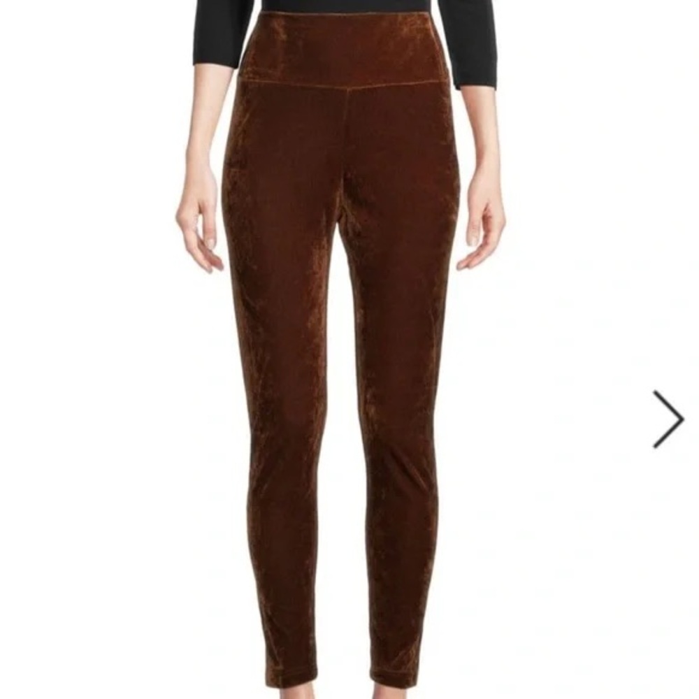 High-Rise Velvet Leggings in Brown